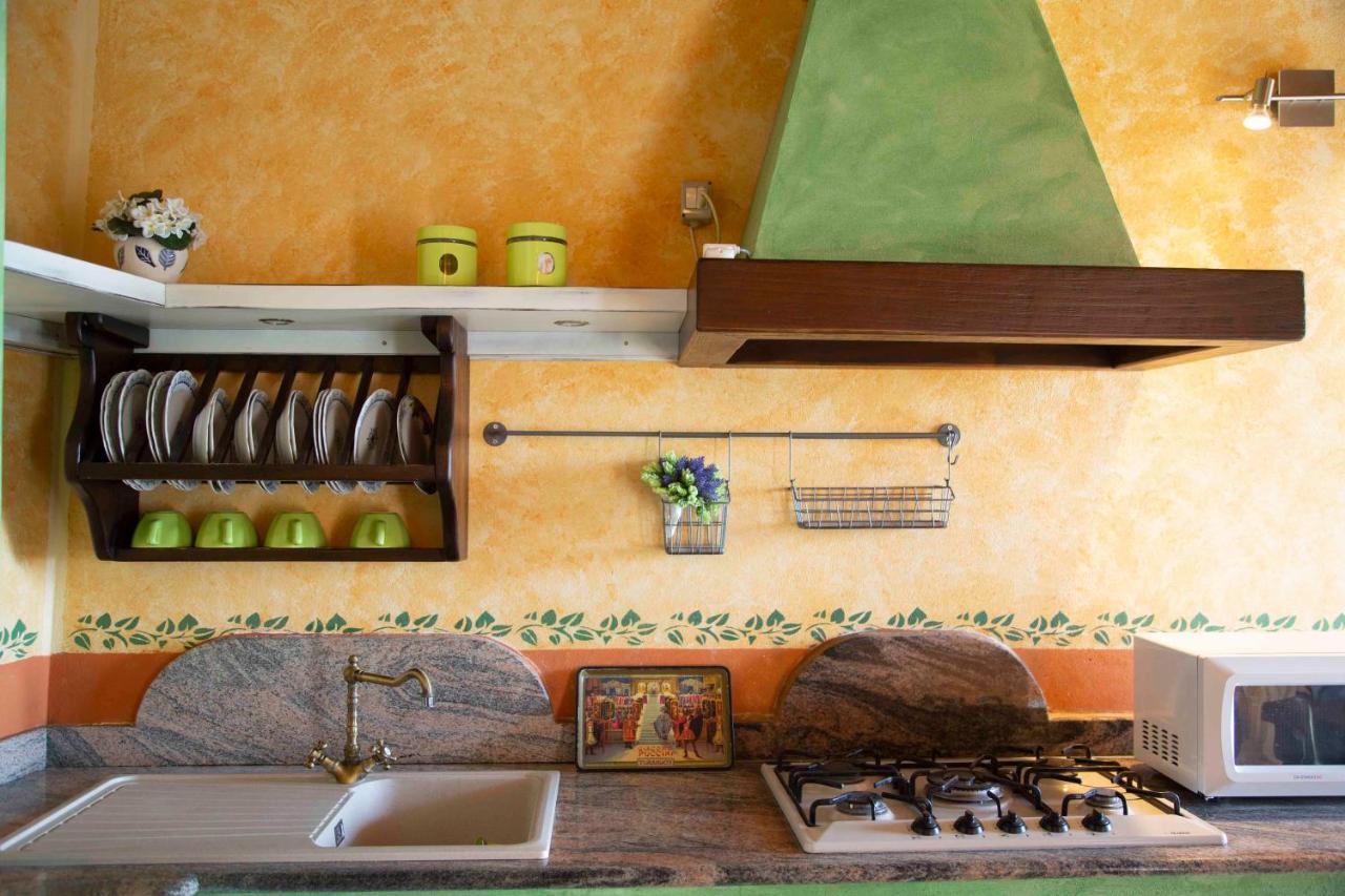 Casa Vacanze Le Tre Casette Амеля Екстериор снимка
